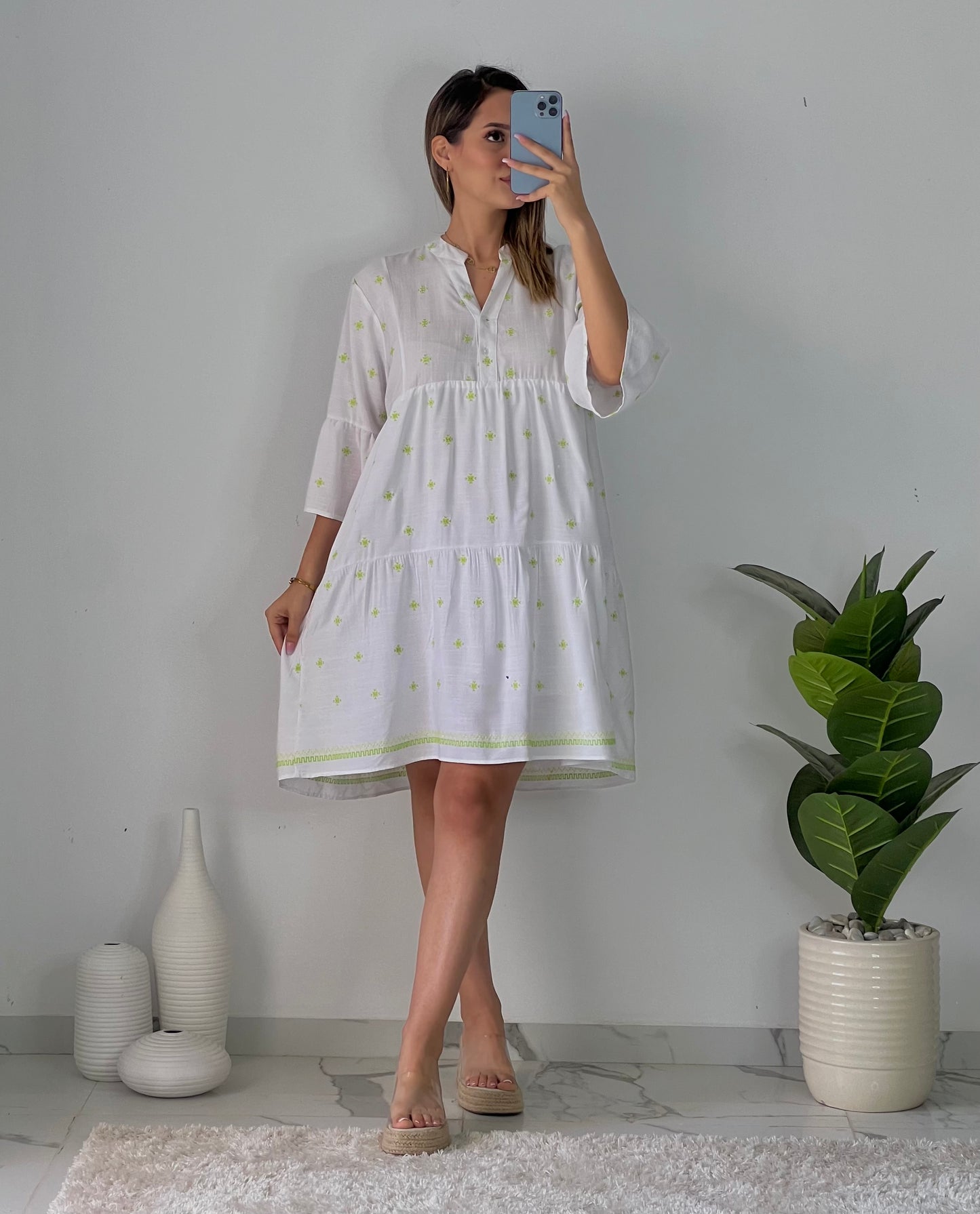 Robe lin brodé